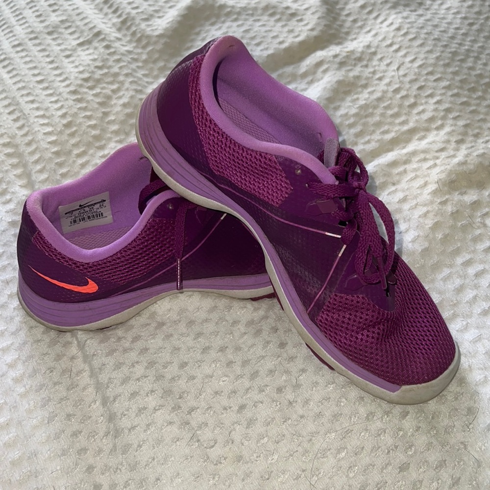 Nike spikeless golf sneakers